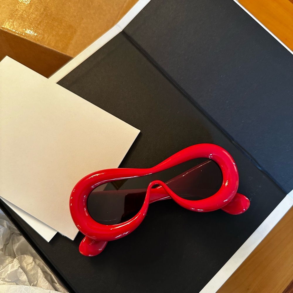 Loewe Bold Red Oval Sunglasses - Picture 5 of 5